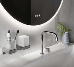 Emco Round LED-Lichtspiegel 441300909 Ø 900 Mm, Weiß, 3 Touchsensoren, Umlaufende LED-Beleuchtung -Geberit Store Emco Round LED Lichtspiegel 441300909 o 900 mm weiss 3 Touchsensoren umlaufende LED Beleuchtung 3