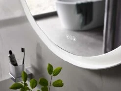 Emco Round LED-Lichtspiegel 441300909 Ø 900 Mm, Weiß, 3 Touchsensoren, Umlaufende LED-Beleuchtung -Geberit Store Emco Round LED Lichtspiegel 441300909 o 900 mm weiss 3 Touchsensoren umlaufende LED Beleuchtung 4